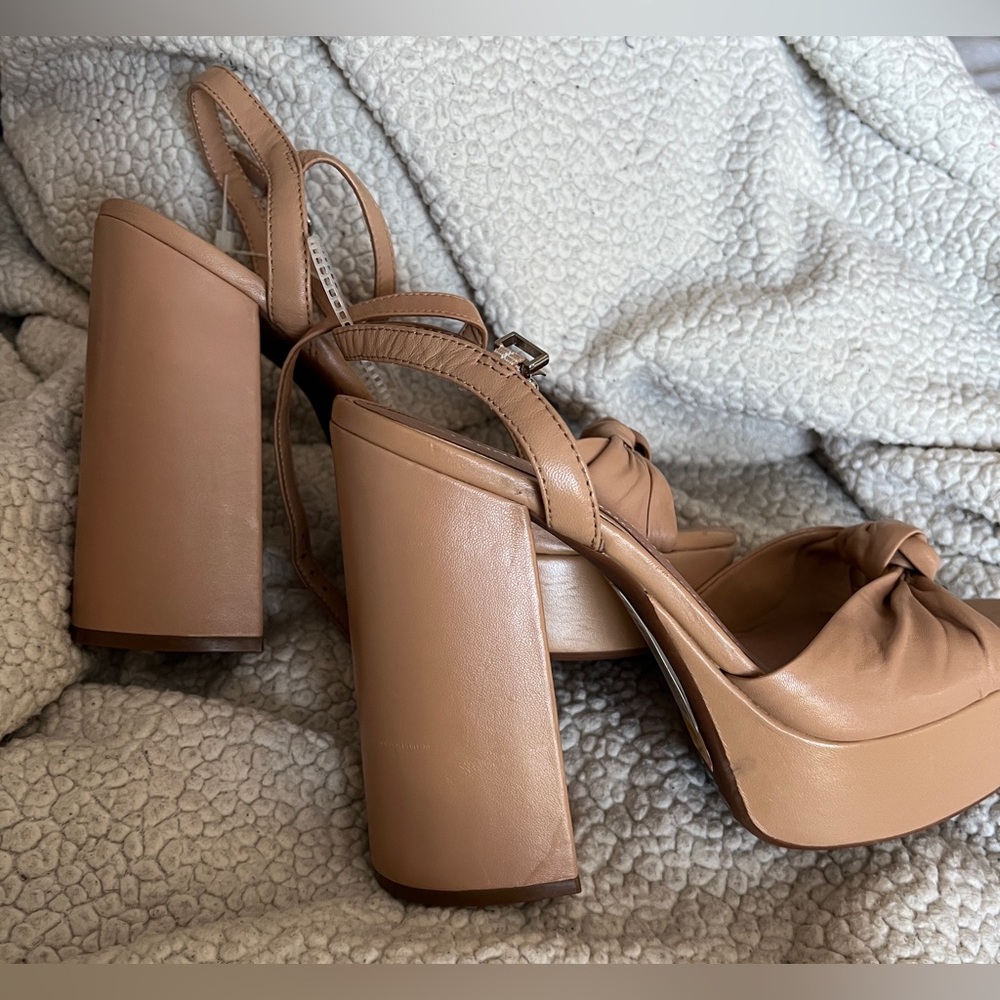 Gianni Tan Block Heels - Sz 10